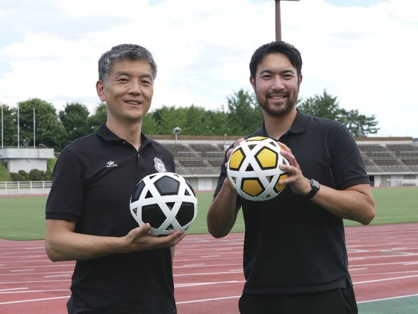 ザスパクサツ群馬と共同実施のオークション売上金で前橋市に組立て式