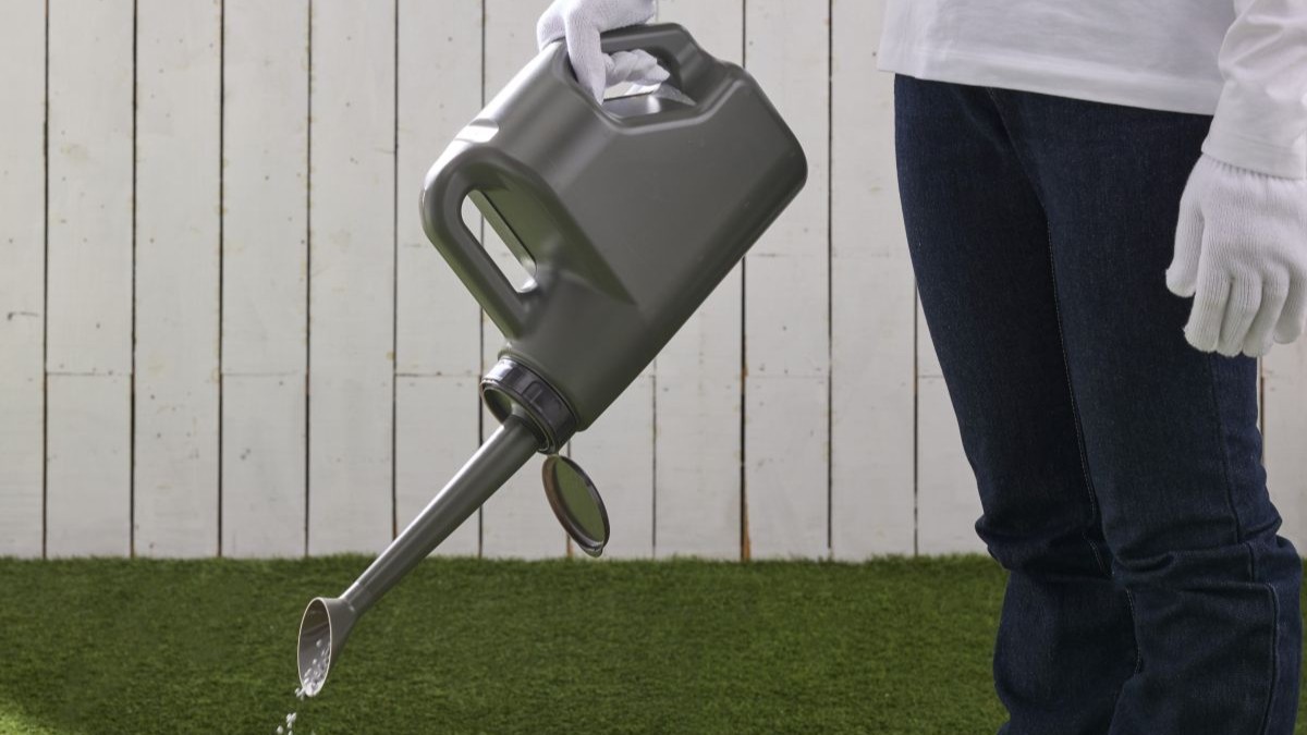 終わらない雑草の悩みを軽くする ノズルがしまえる散粒器 ノズピタ
